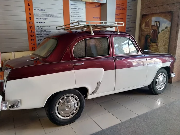 Car in our mall! - My, Peekaboo, It's time to change, Shopping center, Russia