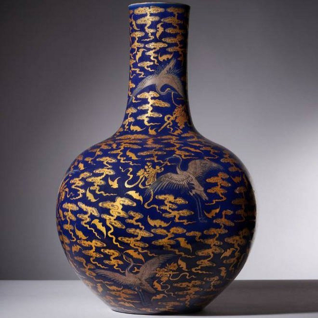 This vase stood in the kitchen for years, but turned out to be the treasure of the last Chinese emperors - Vase, China, Story, Qing Empire, 18 century, Auction, Longpost