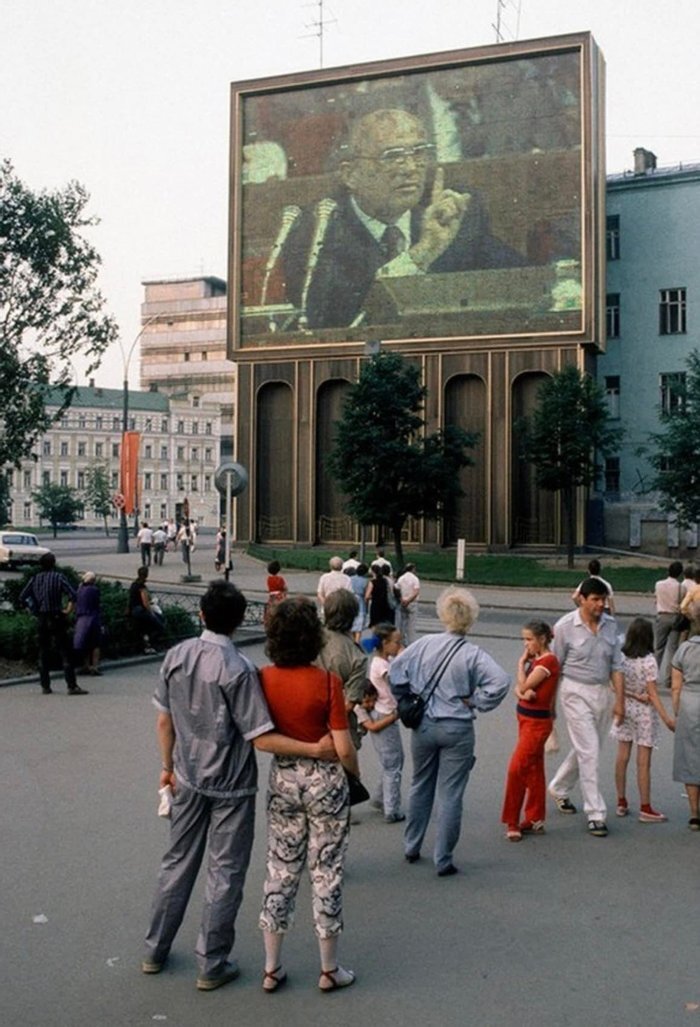 On the eve of big changes - 1988, Moscow, Restructuring