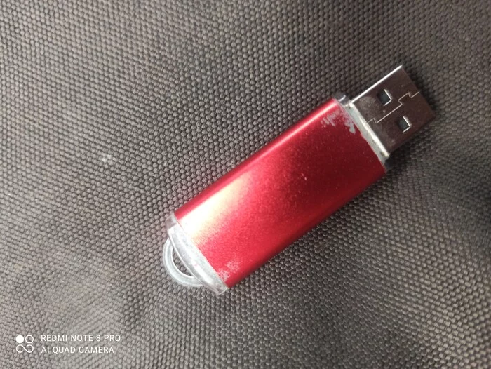 WHO LOST A FLASH DRIVE IN THE METRO AT THE RING? - My, Flash drives, Metro, Moscow, Lost and found, No rating, Found things