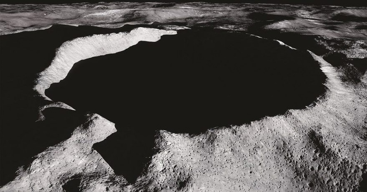 Большой кратер луны. Shackleton Crater. Шеклтон Луна. Кратер Шеклтона на Луне. Кратер Кабеус.