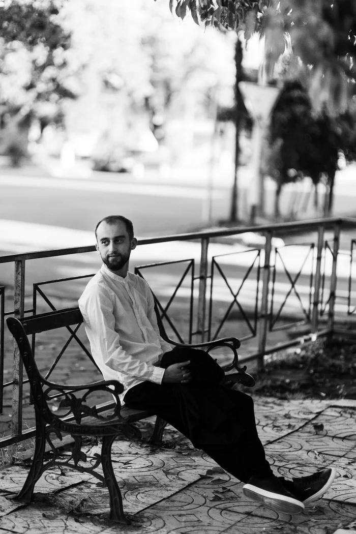 The man on the bench - My, PHOTOSESSION, Professional shooting, Portrait, Models, Men, Men, Husband, Black and white, Body, Beautiful, The street, Bench, Batumi, Kobuleti, Photographer