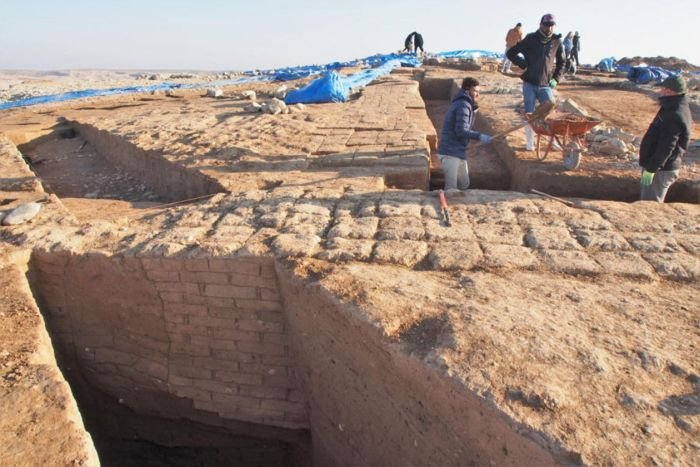 3,400-year-old buildings from the time of the ancient Mitanni empire discovered in northern Iraq - Iraq, Mosul, Reservoir, The ancients, Ruin, Archaeological finds, Archeology, Drought, Near East, Vanished civilizations, Tiger, River, BC, Bronze Age, Archaeologists, Scientists, Research, Longpost