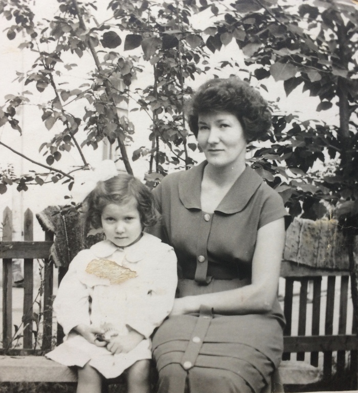 У мамы опять новое платье!...