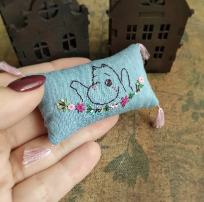 miniature hobby - My, Needlework without process, Embroidery, Satin stitch embroidery, Moomin Trolls, Totoro, Miniature, Clothes for dolls, Longpost