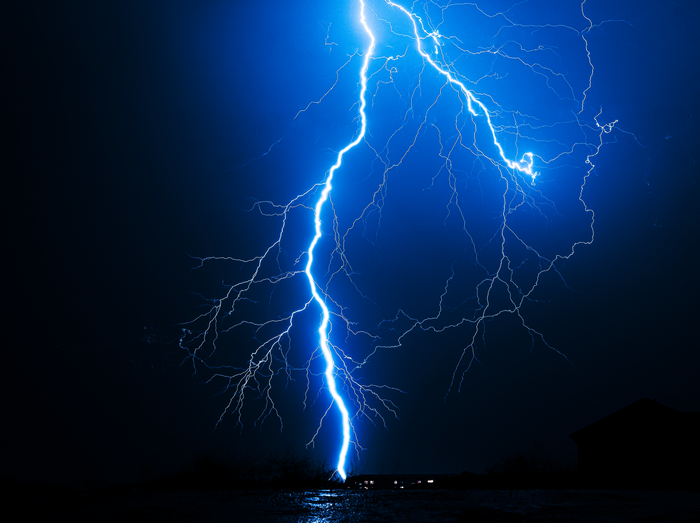 Вышел посмотреть что там гремит