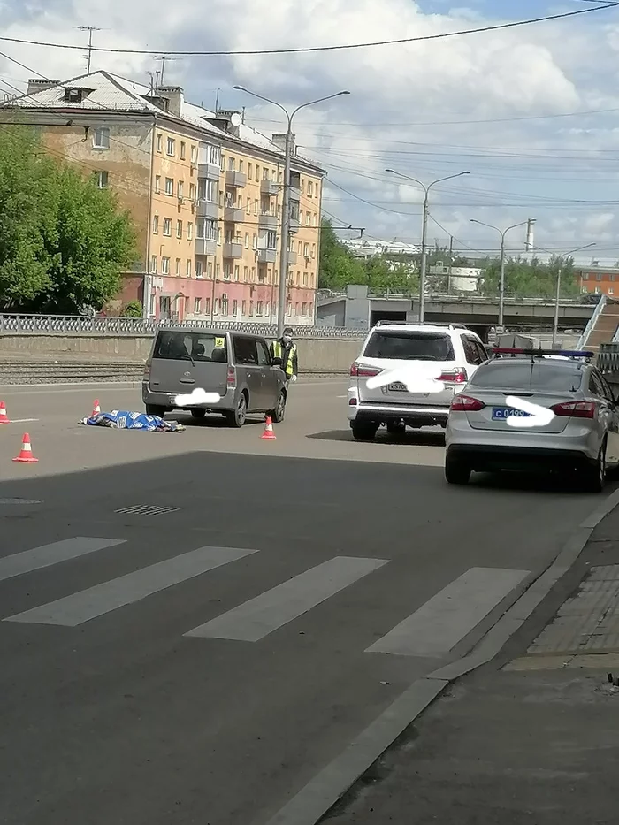 Пешехода сбили на переходе - Моё, Авария, Пешеход, Пешеходный переход, Смерть, Красноярск, Негатив