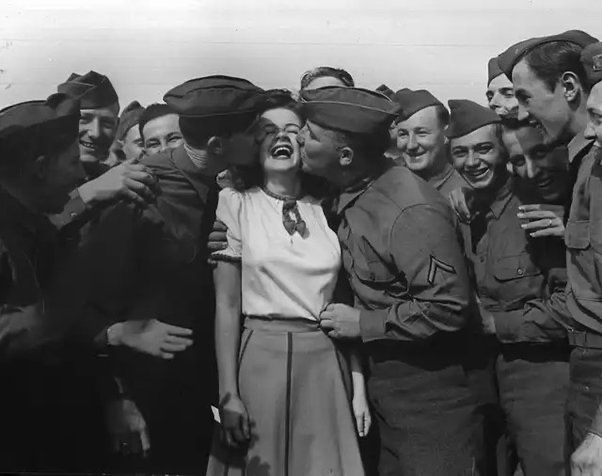 10 thousand kisses - Actors and actresses, The Second World War, US Army