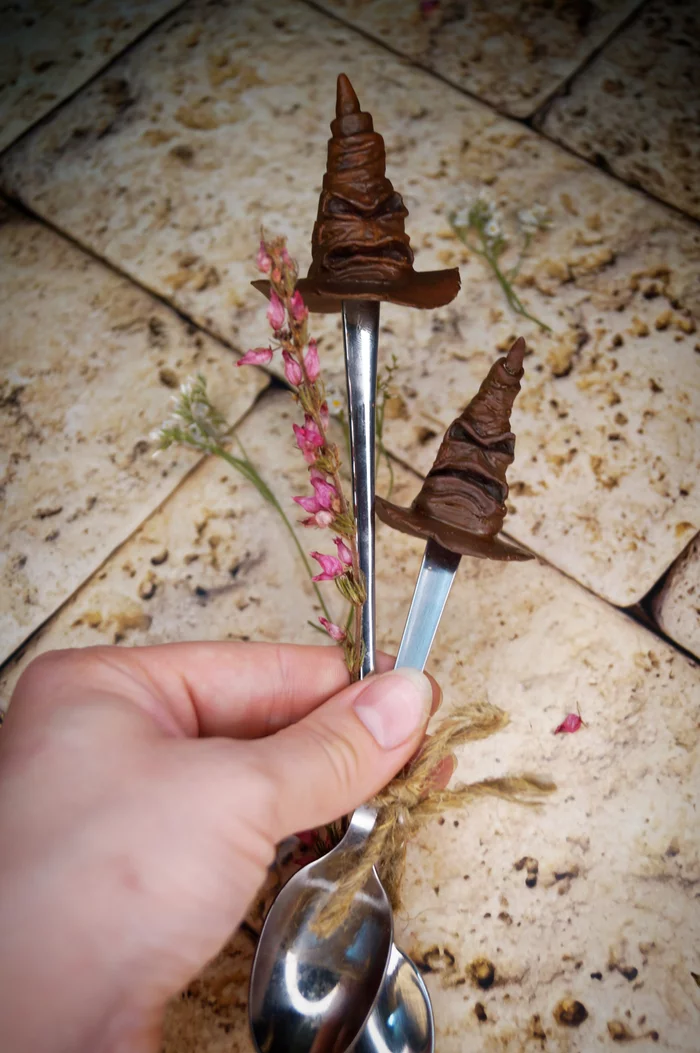 Spoons sorting hat - My, Polymer clay, Uniqueness, Creation, Needlework without process, Handmade, Straight arms, New, Craftsmanship, Кружки, Children, Presents, Joy, Characters (edit), Harry Potter, Distribution hat, A spoon, Tea drinking, Longpost