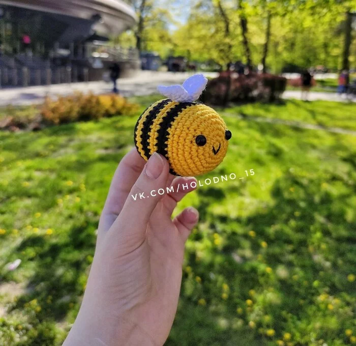 flying bee - My, Bees, June, Crochet, Knitting, With your own hands, Presents, Needlework without process, Amigurumi, Summer, Saint Petersburg