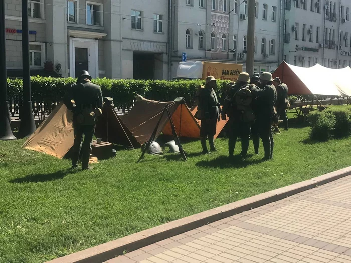 Germans in the center of Moscow! - My, Festival times and epochs, Moscow, Germans, A gun