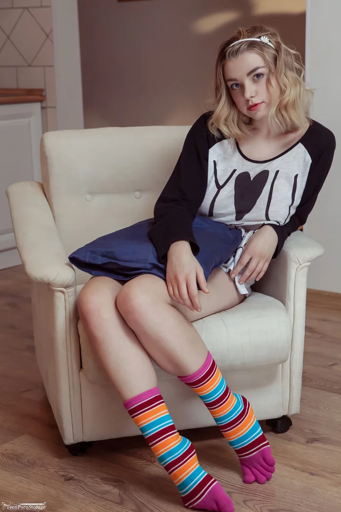 Daniel Sea - Girls, The photo, Blonde, Socks