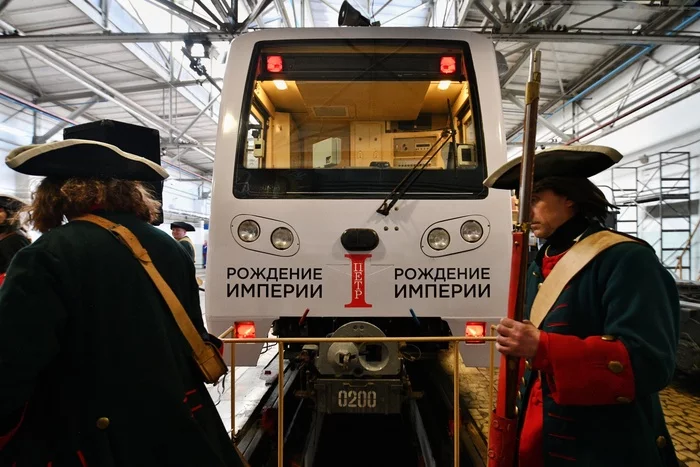 На Арбатско-Покровской линии метро в Москве запустили тематический состав, посвященный Петру I - Фотография, Москва, Поезд, Метро, Русич, Петр I, Длиннопост