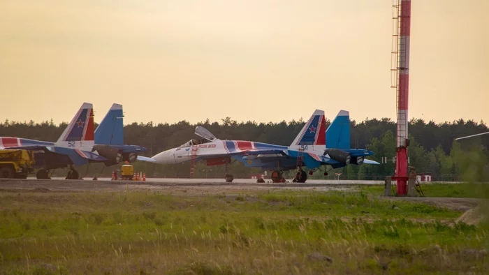 Russian knights and a little different aviation - My, Russian Knights, Aviation, Surgut, The photo, KhMAO, The airport, Longpost