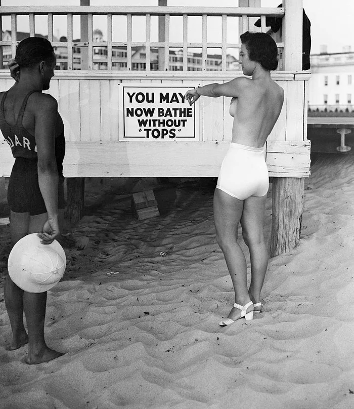 And the lifeguard doesn't mind - USA, 1939, Rescuers, Beach, Women, Equality, Topless, Good body, English language, Табличка, Brunette, Tan, Black and white photo