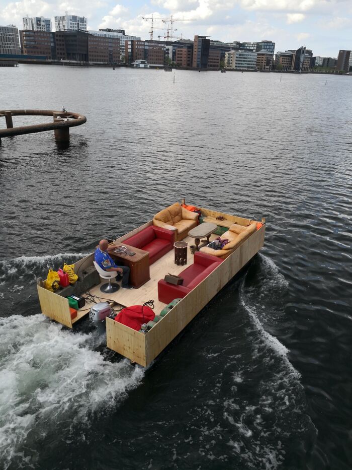 Неплохо, но натяжного потолка не хватает