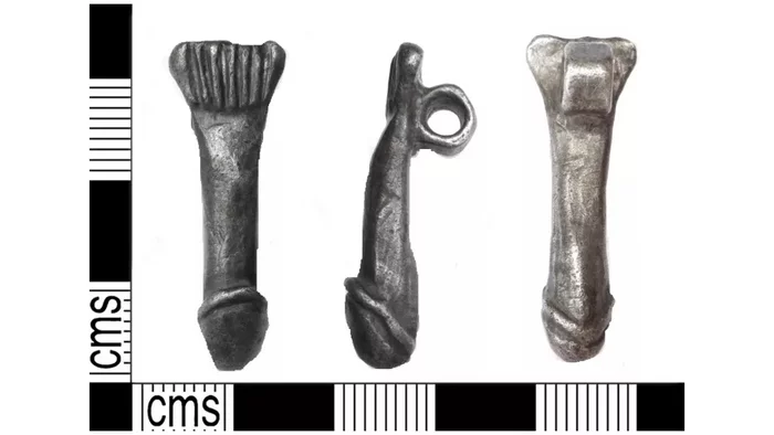 Ancient Roman penis amulet found in UK - Penis, Amulet, Great Britain, Archeology, Archaeological finds, Silver, Pendant, Ancient artifacts, Metal detector, Kent, Amulet