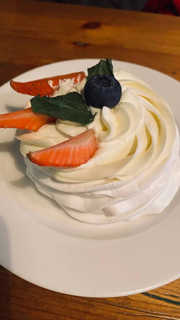 Delicate meringue - My, Food, A restaurant, Meringue, Mobile photography