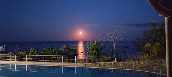 Summer, evening, Crimea - My, Crimea, Summer, Vacation, moon, The photo, Evening