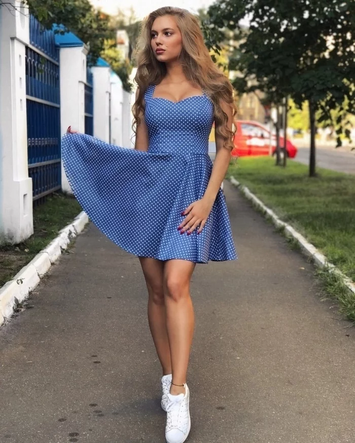 summer legs - Girls, The photo, The dress, Neckline, Legs, Long hair