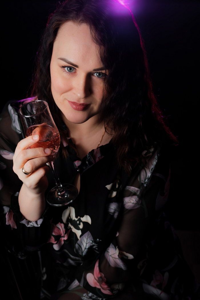 Женат на пенсионерке