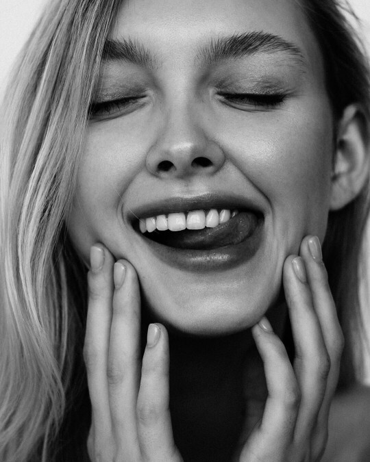 playful - Girls, Playfulness, Smile, Lips, The photo, Blonde, Black and white photo