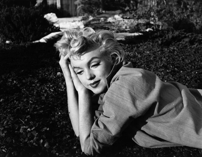  / Cycle, Gorgeous, Marilyn Monroe, Celebrities, Actors and actresses, Blonde, USA, Old photo, Black and white photo, Girls, 1954, 50th