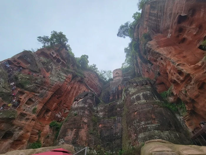 Giant Buddha carved into the rocks - My, China, Buddha, Travels, The photo, The rocks, Sculpture