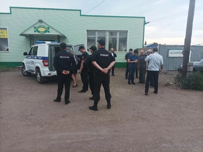 In Buzuluk, a man shot people - Negative, Murder, Police, Firing squad, Gun, Mayor, Conflict, Inadequate, Condolences, Orenburg region, Longpost, news