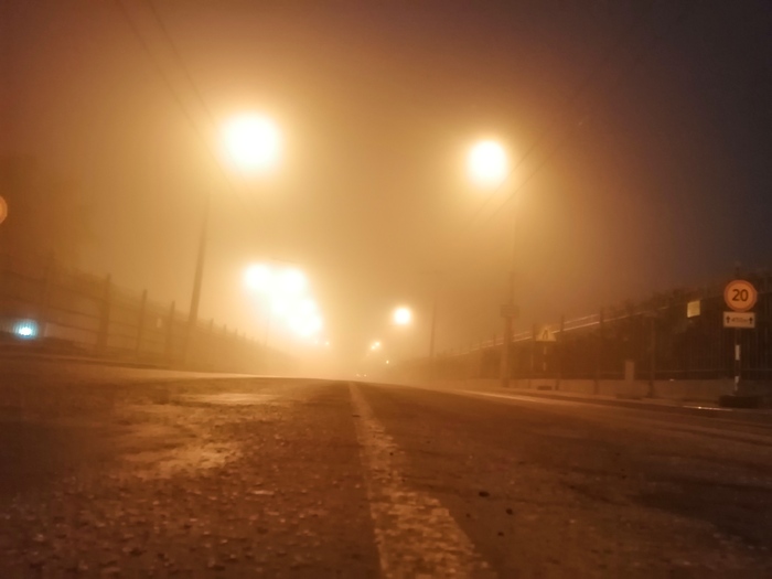 Ночь. Улица. Фонарь. Плотина ГЭС