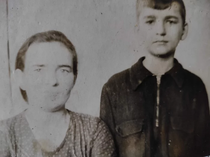 Help with a photo - My, Grandmother, Grandmother with grandson, Photo editor, The strength of the Peekaboo, Color correction, Photo restoration, Retouch, Help