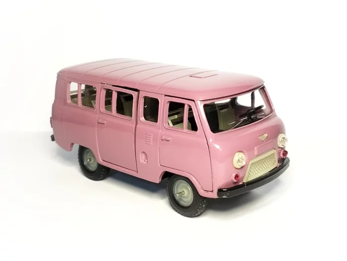 Lilac loaf UAZ-452V - a pearl from the collection - My, Collection, Collecting, Modeling, Scale model, UAZ, Tantalum, 1:43, Lilac, UAZ loaf, Hobby, Minibuses, Russian production, 2000s, Rarity, Collector's models, Longpost
