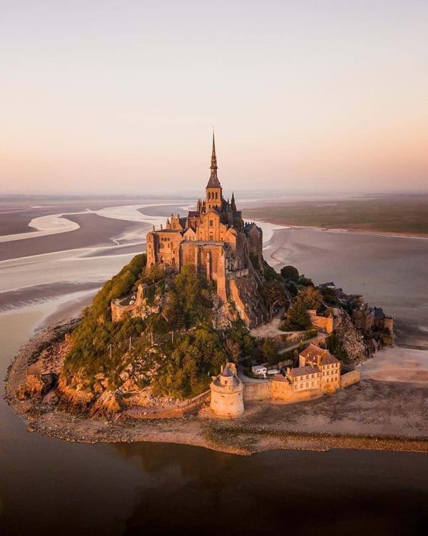 Mont Saint Michel - sights, Architecture, The photo, France, Island, Longpost