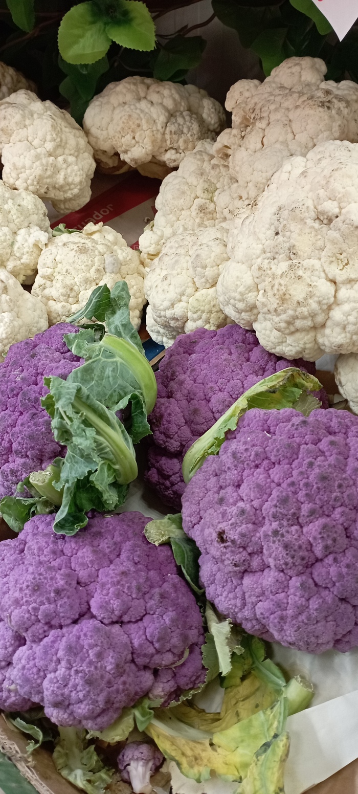 Цветная капуста в магазине как очередь бабушек в поликлинике