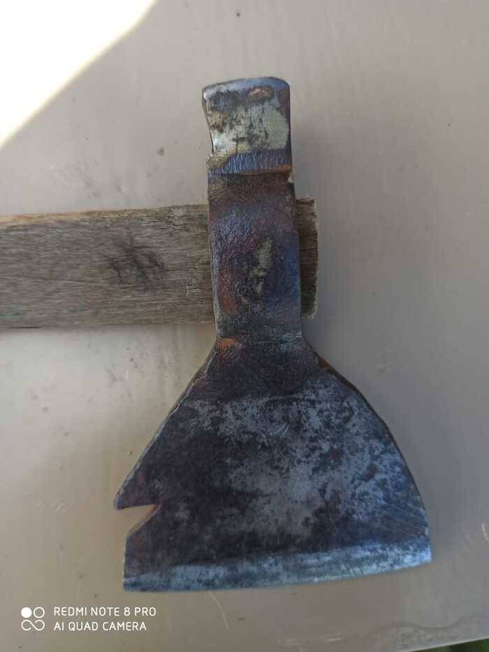 Странный топор