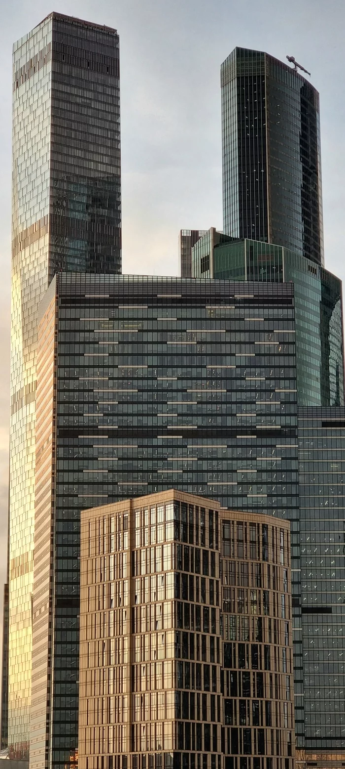 Glass and concrete - My, Moscow, Moscow City, Mobile photography, Samsung Galaxy, The photo, Skyscraper, Building, Phone wallpaper, Megapolis, Longpost