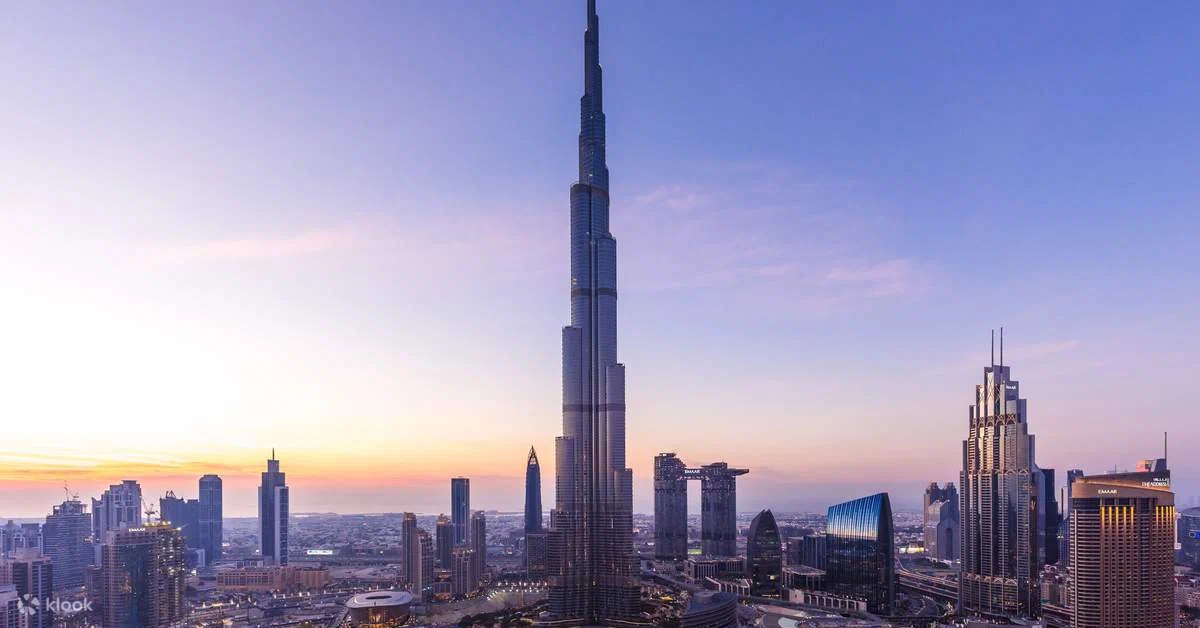 Билет на смотровую бурдж халифа. Бурдж-Халифа Дубай. Башня Бурдж Халифа в Дубае. Бурдж Халифа 124. Бурдж-Халифа Дубай 124 этаж.