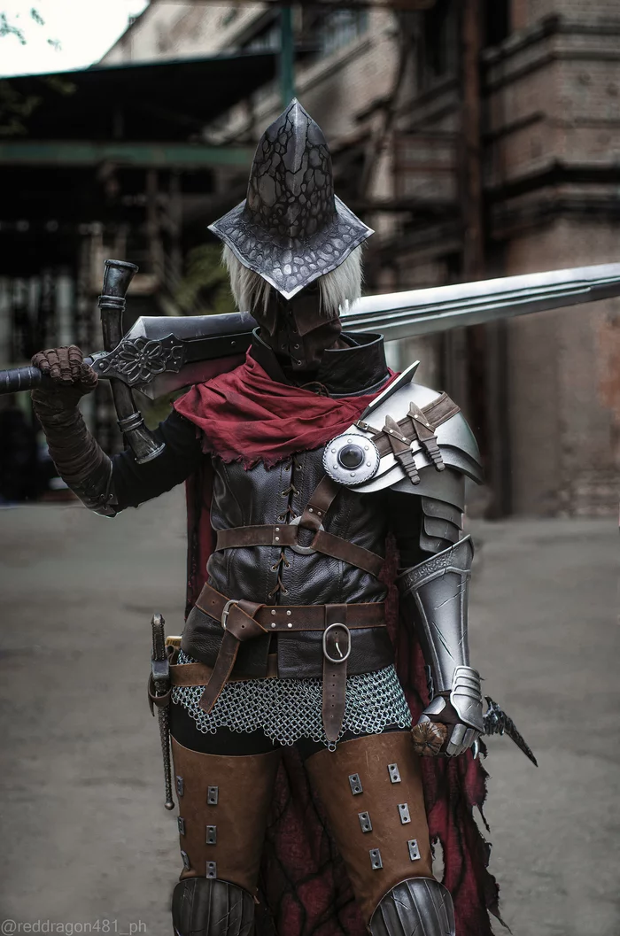 Cosplay of the Guardian of the Abyss at Epic Con 2022 (photo, video) - My, Cosplay, Dark souls, Dark souls 3, Epic con, Abyss watchers, Guardians of the Abyss, Girls, Weapon, Video game, Fromsoftware, Craft, Handmade, Sword, Dark fantasy, Fantasy, Video, Soundless, Longpost