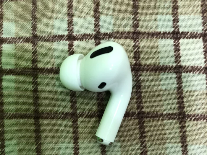 Found apple airpods pro right Leningrad region - My, No rating, Back, Headphones, AirPods, Leningrad region, Found things