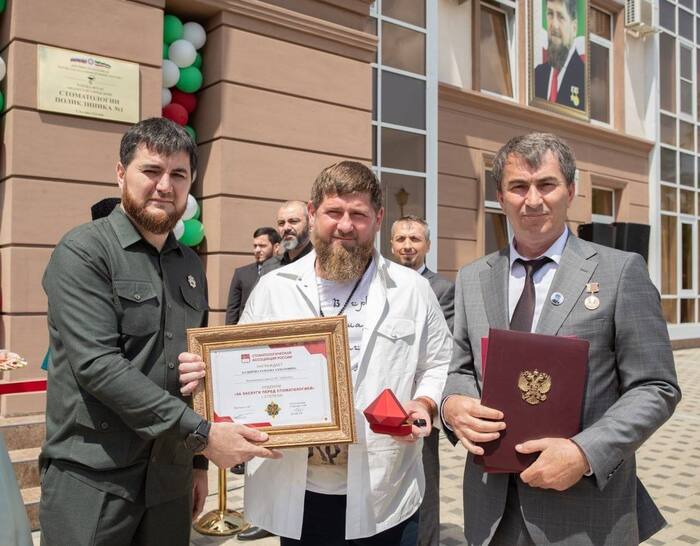 Ramzan Kadyrov was awarded the Order of Merit for Dentistry - Ramzan Kadyrov, The order, Dentistry, WTF