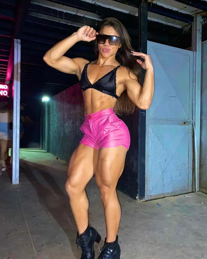 Renata Araujo - NSFW, Girls, Bodybuilders, Sports girls, Wellness, Booty, Strong girl, Brazil, Press, Video, Vertical video, Longpost, , Body-building, Fitonyashka, Fitness