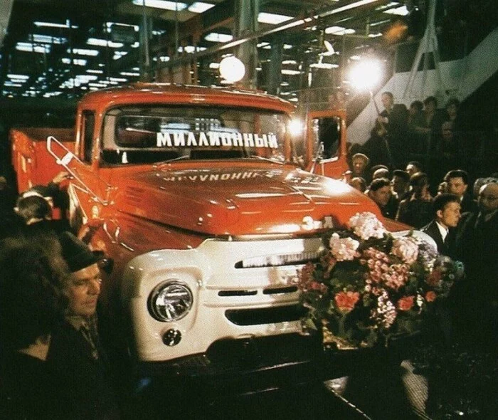July 3, 1974: the millionth truck ZIL-130 was assembled on the main conveyor of the Likhachev Plant - the USSR, History of the USSR, Made in USSR, Auto, Zil, ZIL-130