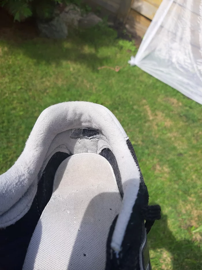 What happened to the original New Balance sneakers in one season of careful wear - My, Sports shoes, New balance, Negative, Longpost