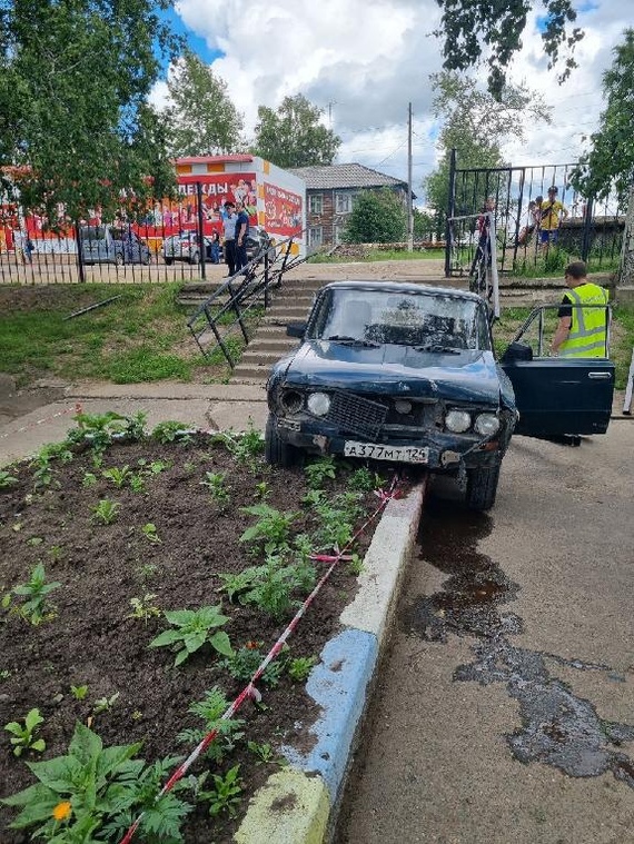 In Lesosibirsk, a drunk driver knocked down a teenager to death - Negative, Krasnoyarsk region, Lesosibirsk, Road accident, Death, Video, Soundless, Longpost, Repeat, Video VK