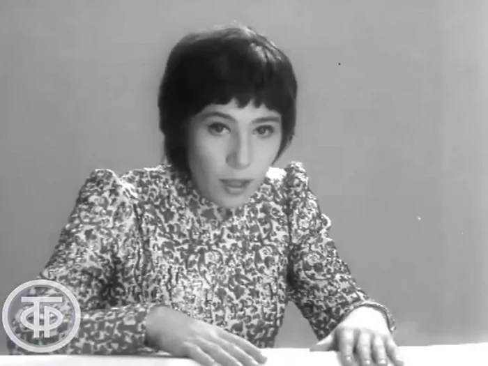 Elena Kamburova sings - Soviet cinema, Soviet songs, Yeralash, Adventure Electronics, Cadets, Video, Video VK, Longpost