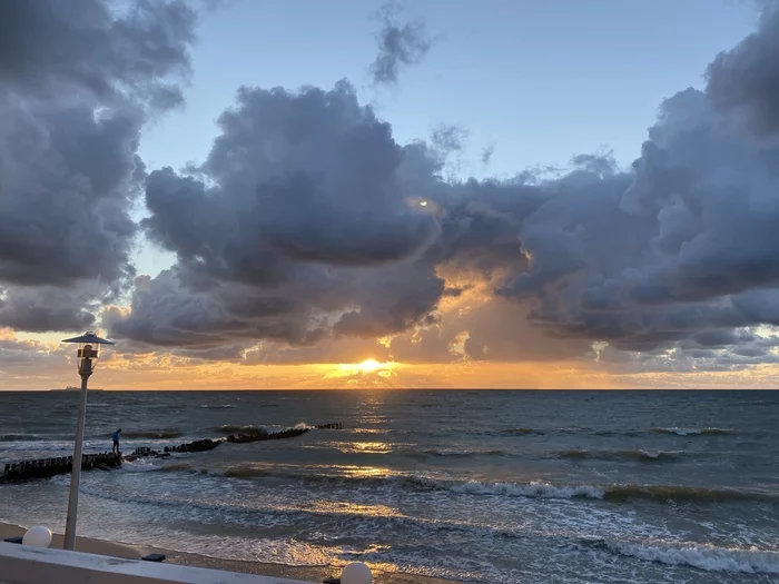 In Zelenogradsk, they only say that the sea ... - My, Sea, The photo, Sunset