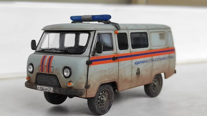UAZ 3909 in the livery of the Ministry of Emergency Situations - My, Modeling, Stand modeling, UAZ, Scale model, Painting miniatures, Scale 1:35, Longpost