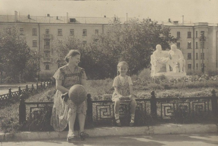     , 1952