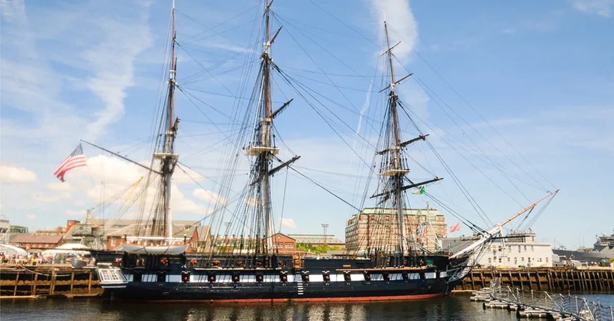 U s s constitution. Фрегат Конститьюшн. Парусный корабль Конститьюшн. USS Constitution корабль. Американский Фрегат Конститьюшн.