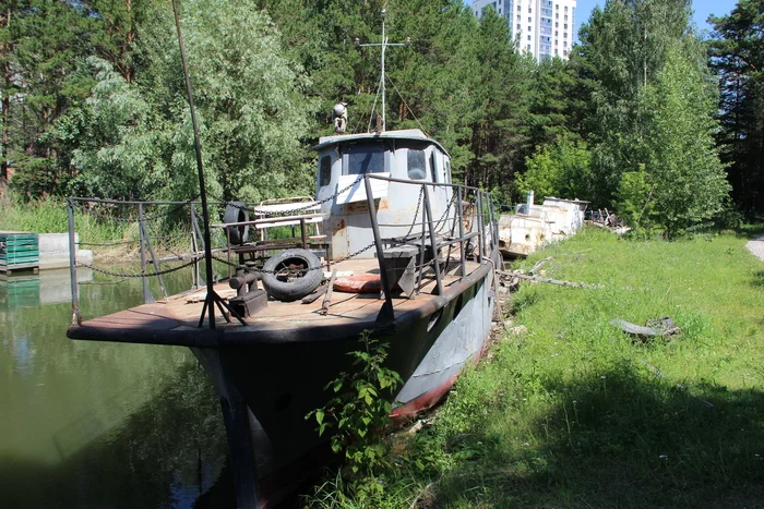 The ships - My, The photo, Russia, Novsibirsk, Akademgorodok, Ship, Boat, Rust, Urbanphoto, Trash, Garbage, Nature, The nature of Russia, beauty of nature, Berth, Longpost